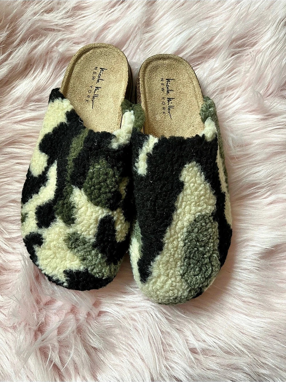 Nicole Miller New York Printed Plush Slippers